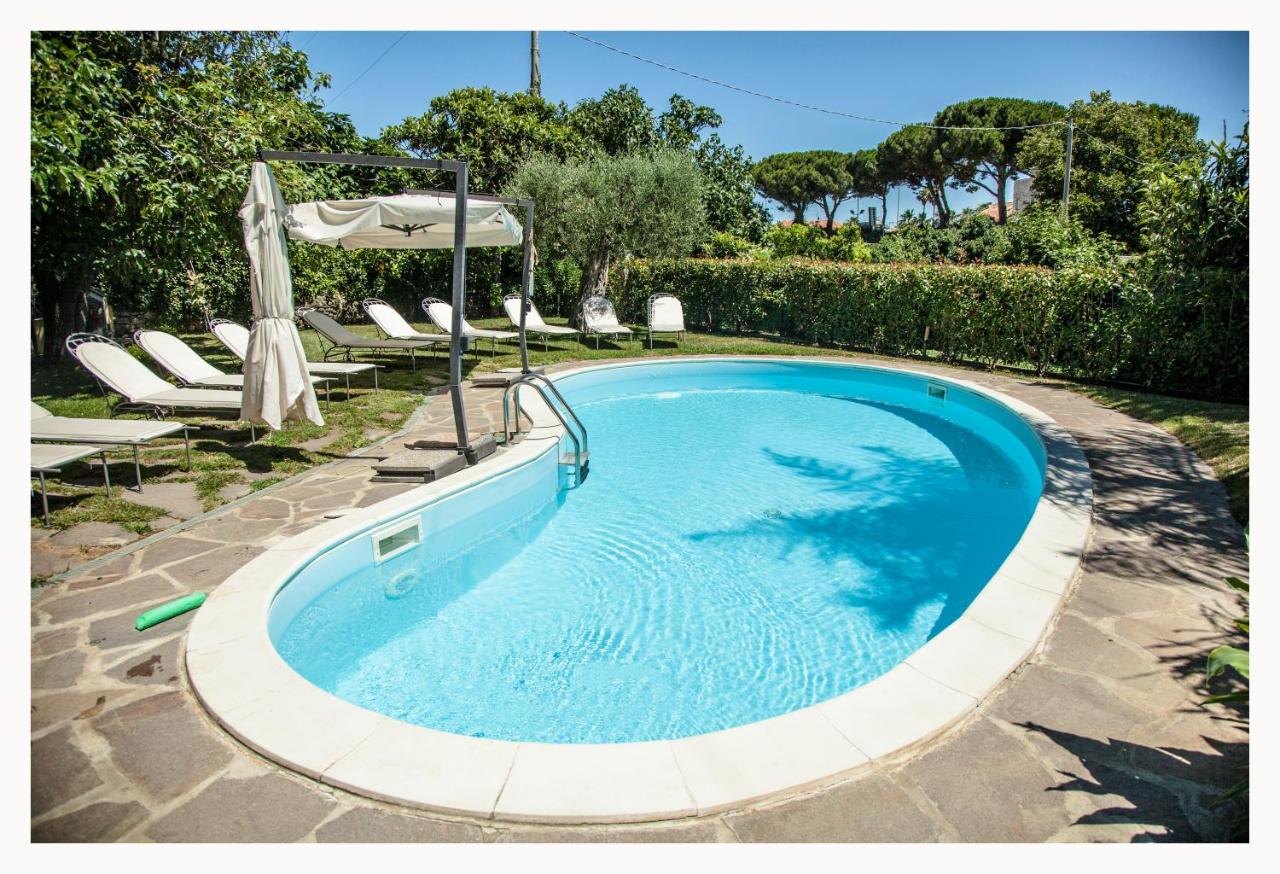 Casa Vacanze Nel Giardino Di Renzo インペリア エクステリア 写真