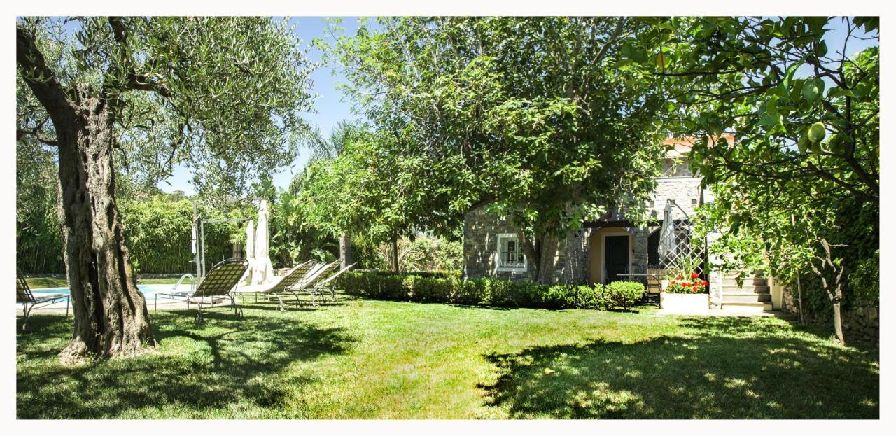 Casa Vacanze Nel Giardino Di Renzo インペリア エクステリア 写真
