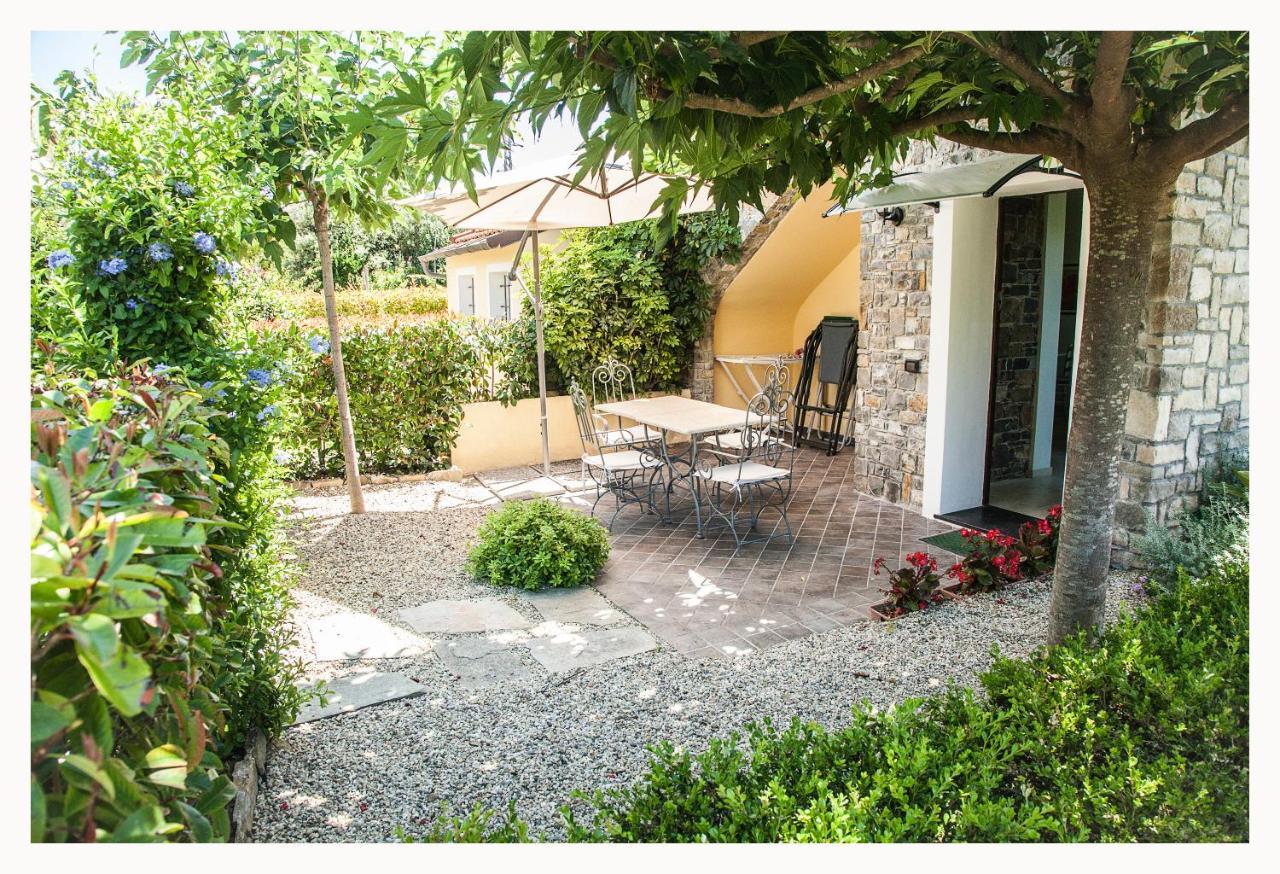 Casa Vacanze Nel Giardino Di Renzo インペリア エクステリア 写真