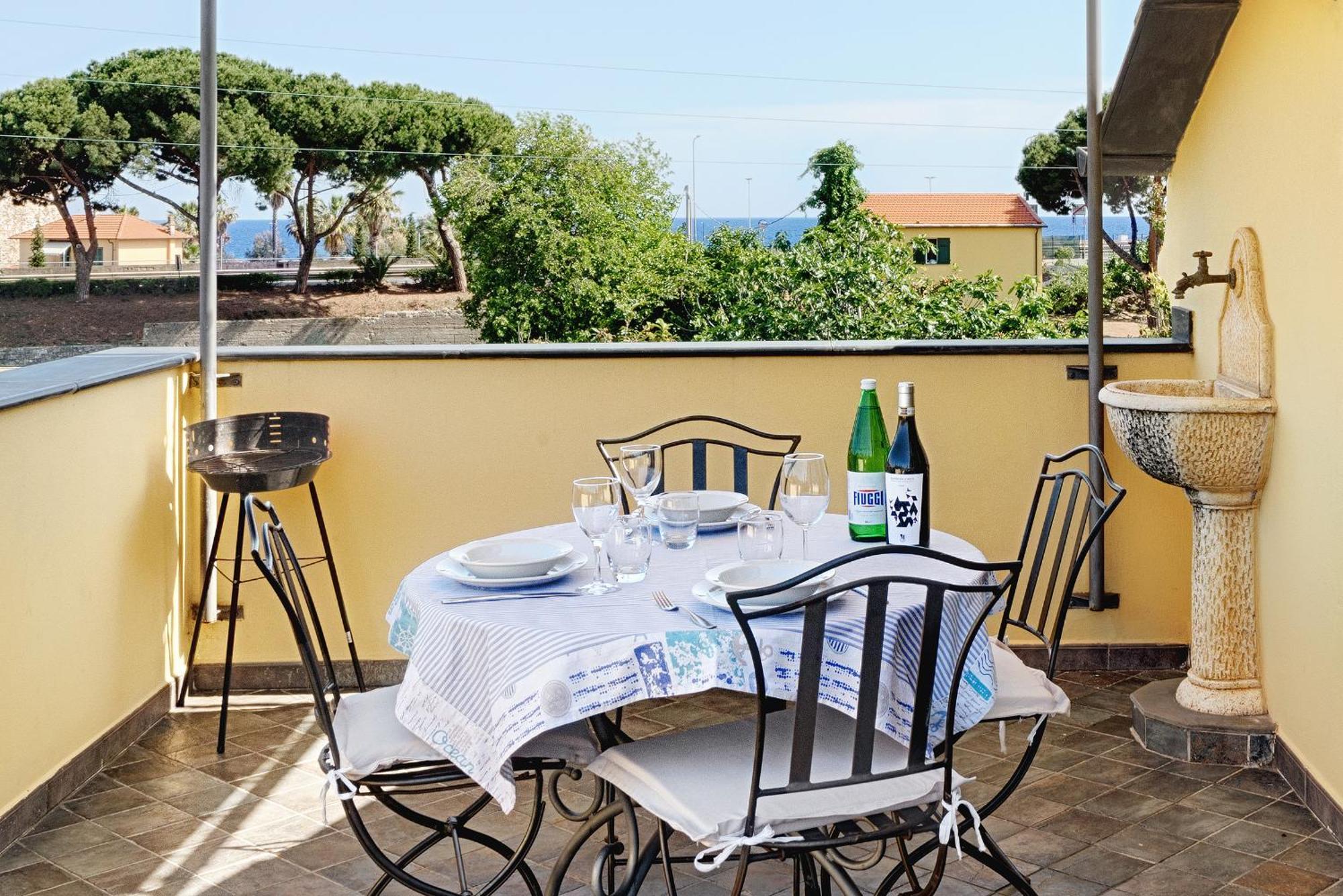 Casa Vacanze Nel Giardino Di Renzo インペリア エクステリア 写真